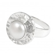 Hammered Lip Pearl Ring